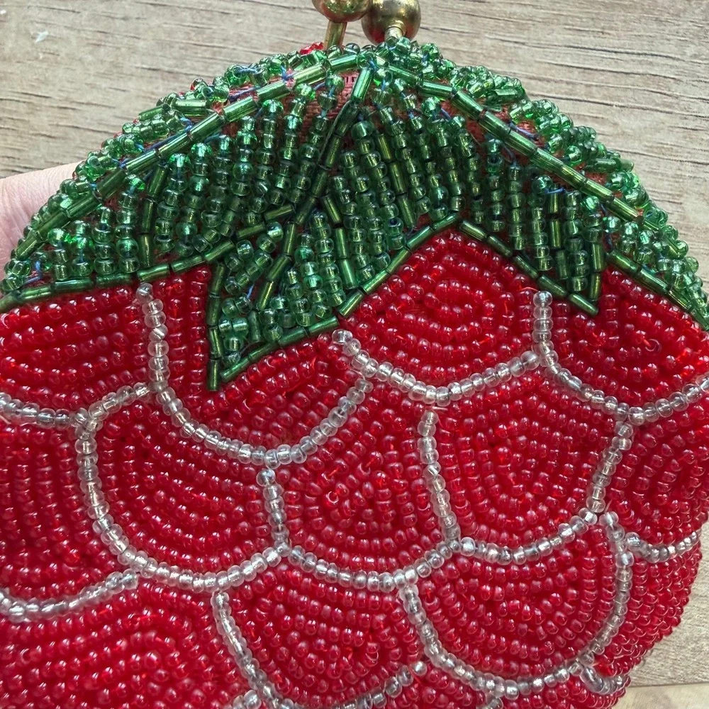 Vintage Hand Made Beaded Strawberry Coin Purse Kiss Lock Red Green Made In Korea